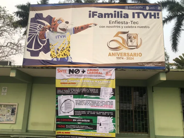 Con lonas Maestros exigen a director del Instituto Tecnológico de Villahermosa los atienda
