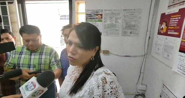 Katia Ornelas presenta denuncia contra Lorena Beaurregard, por Violencia Política.