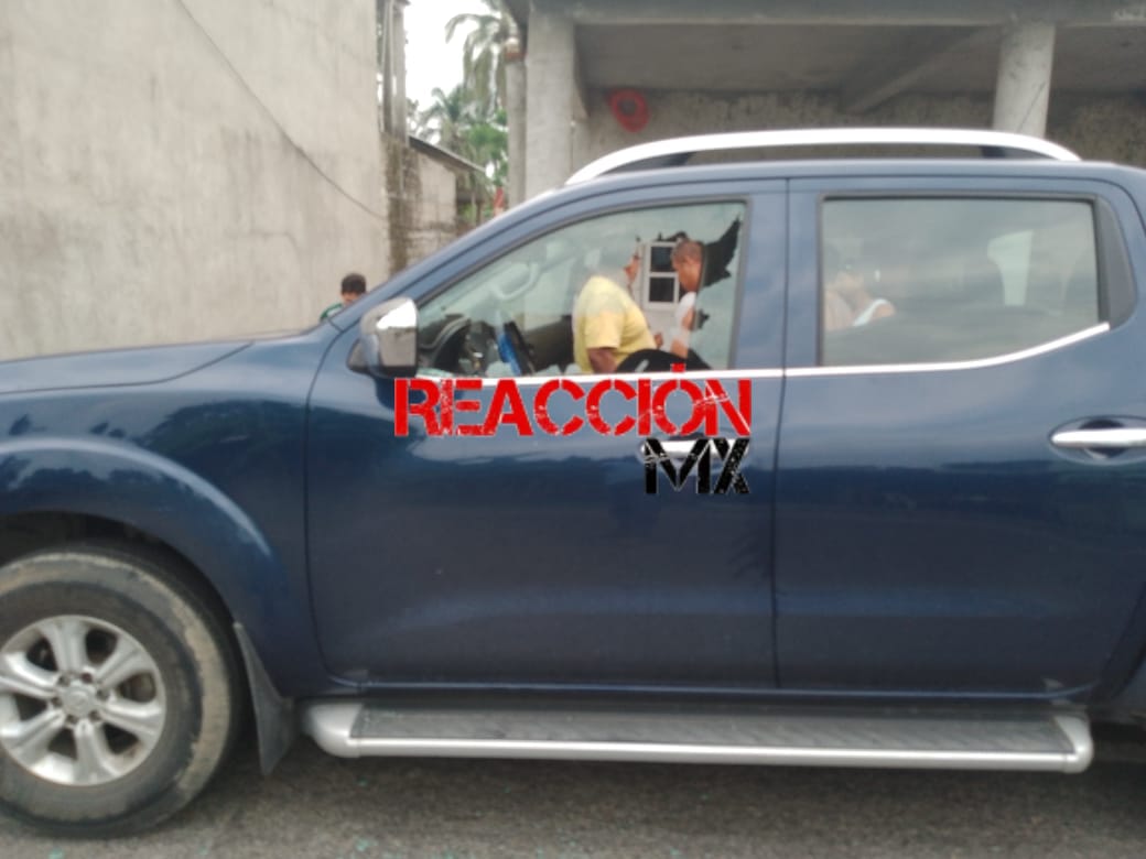 Balean a dos policías en Jalpa de Méndez.