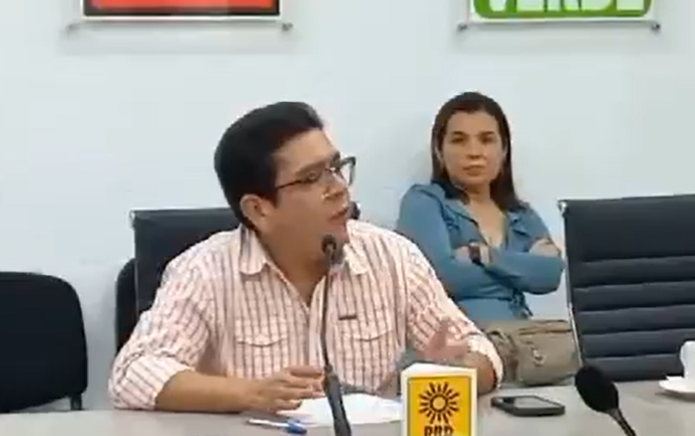 Tras pérdida de registro nacional, PRD se despide del Consejo local del INE en Tabasco.