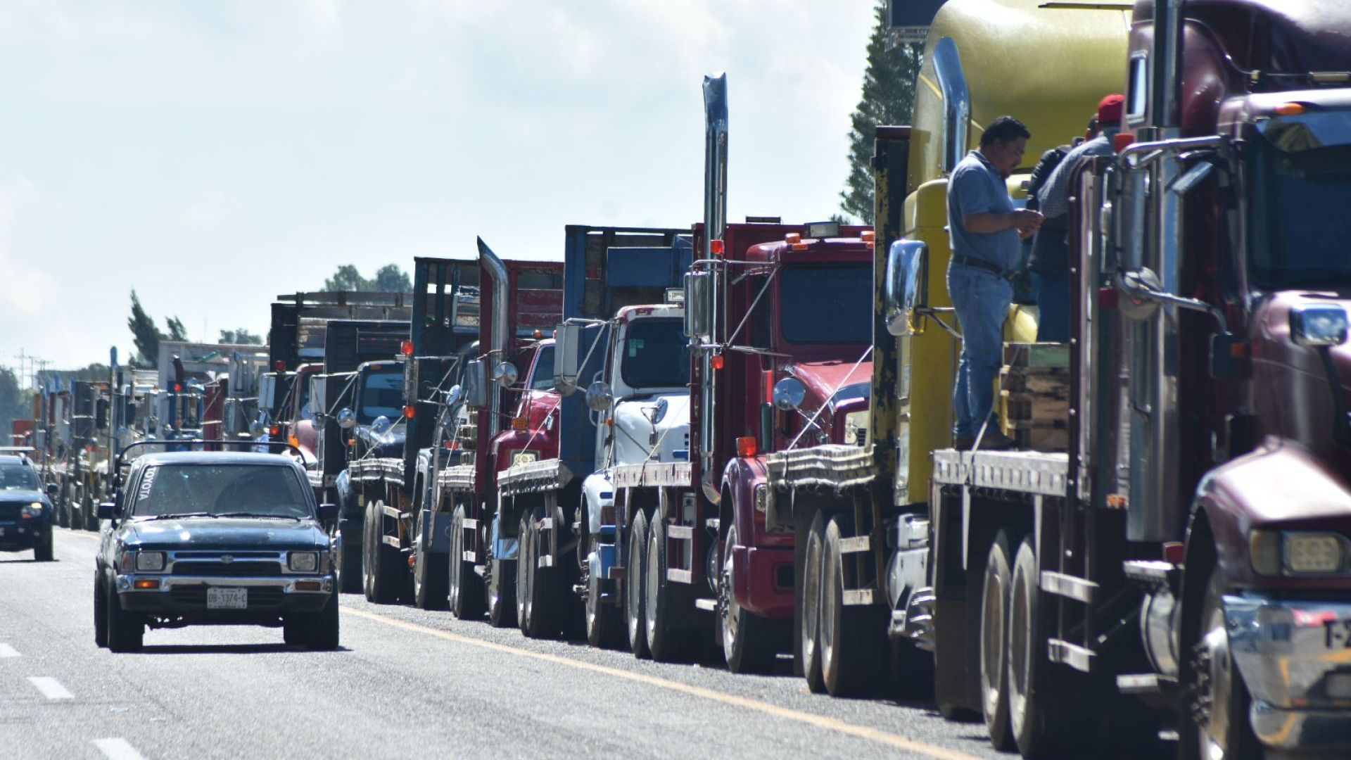 Transportistas convocan a paro Nacional para este viernes.