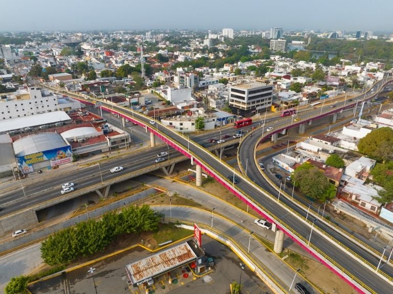 Aplicarán modificación vial a la Avenida Universidad.