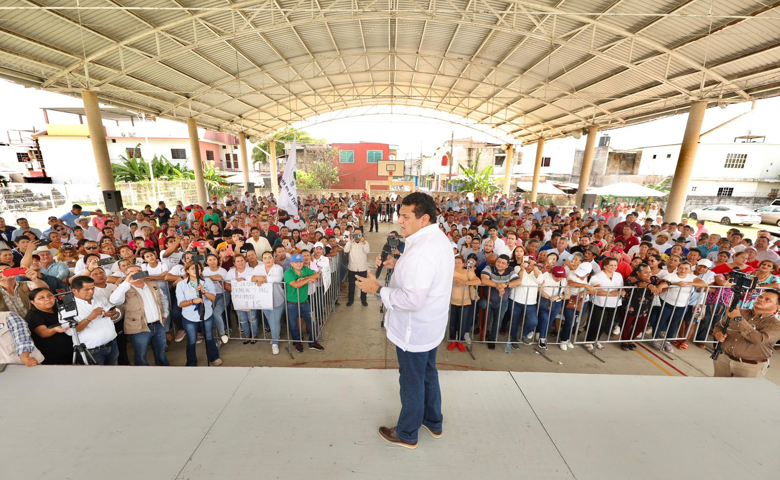 ‘Paridad de género en el Gabinete, primer compromiso que se cumple’ afirma Javier May.