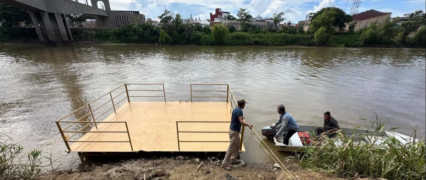 INSTALAN MUELLES EN EL MALECÓN, PARA REANUDACIÓN DE SERVICIO DE LANCHAS.
