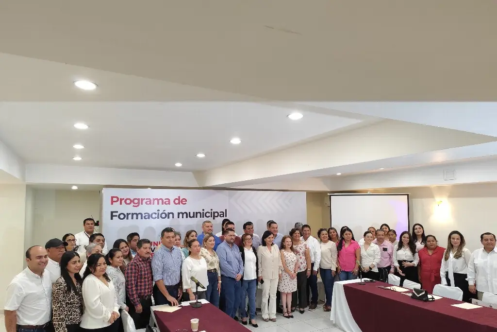 PARTICIPAN EN CAPACITACIÓN DE FORMACIÓN POLÍTICA LAS Y LOS PRESIDENTES MUNICIPALES ELECTOS.
