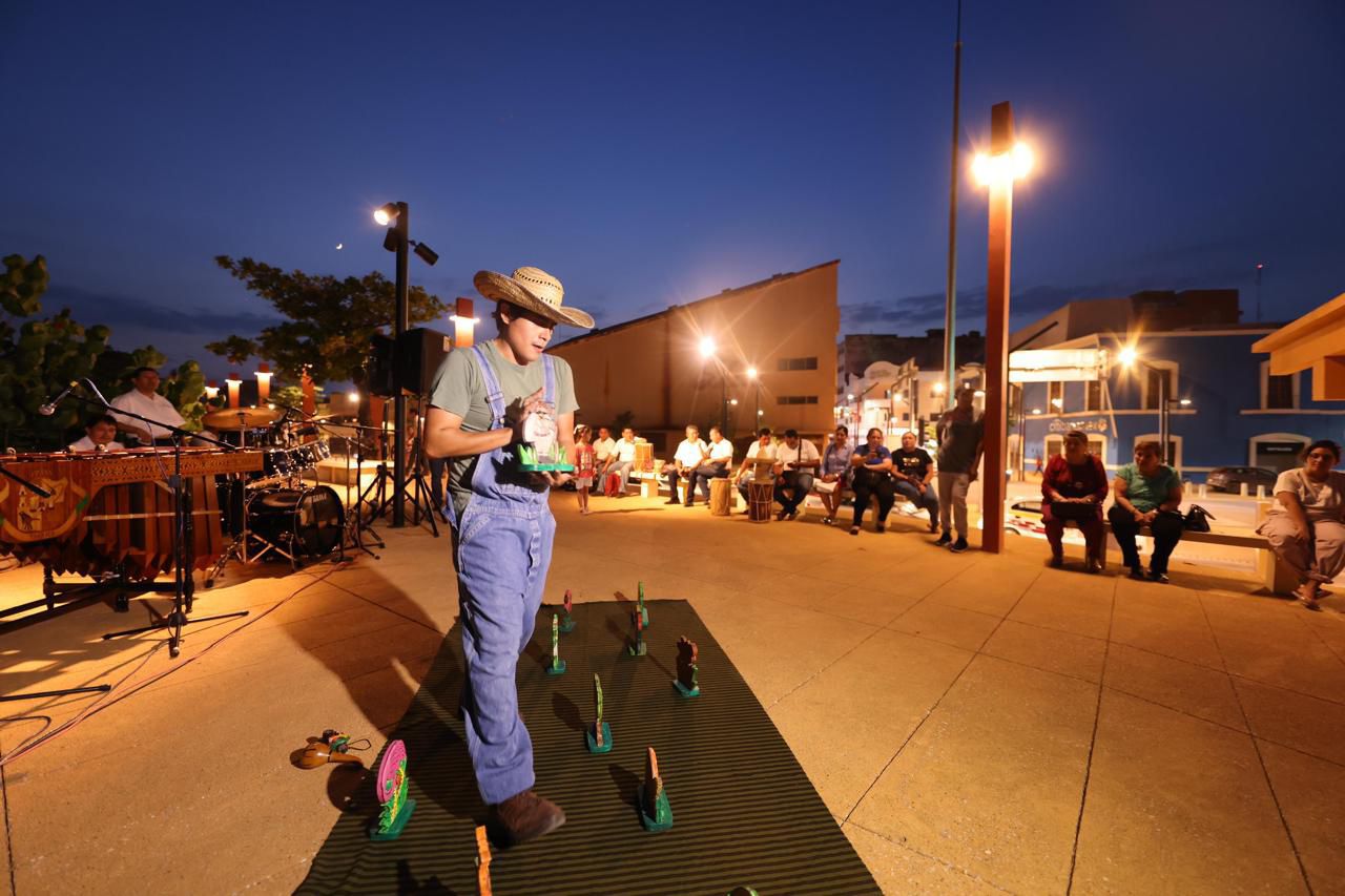 CON CUENTA CUENTOS Y EXHIBICIÓN DE ARTESANÍAS COMIENZAN ACTIVIDADES EN MALECÓN DE VILLAHERMOSA.