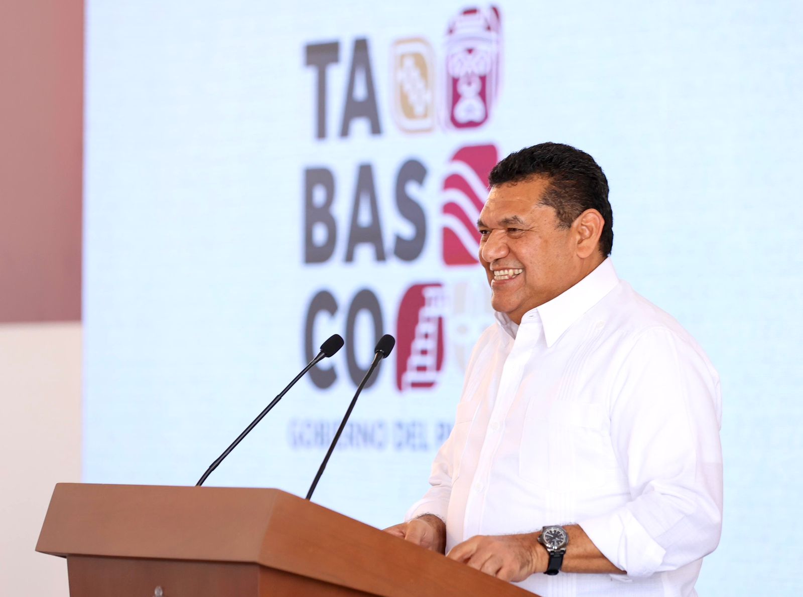 No hay poder por encima del pueblo; la reforma judicial fortalece la República, afirmó el Gobernador Javier May.