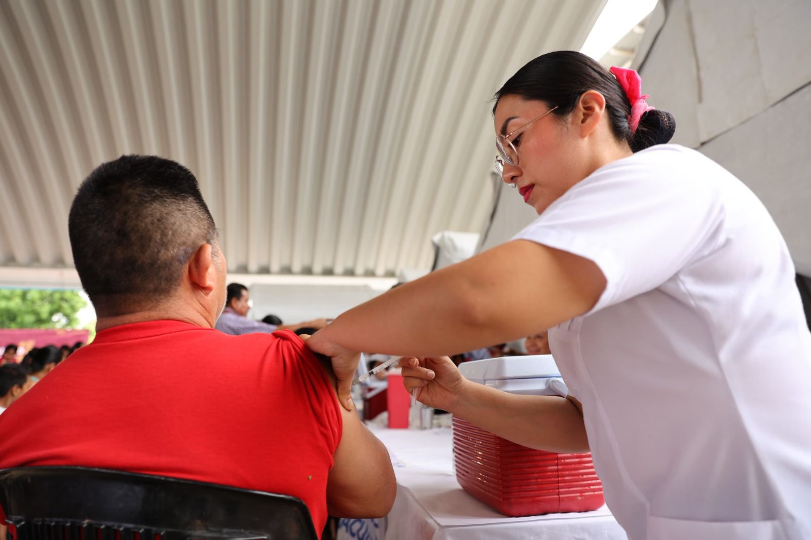 Avanza vacunación contra la influenza; van más de cien mil dosis aplicadas en menos de un mes.