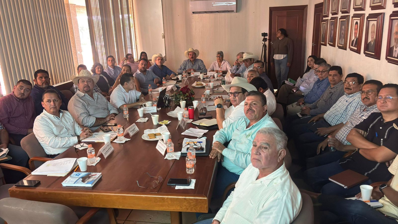 Tabasco y Chiapas en coordinación con el gobierno federal conforman Grupo de Trabajo para campaña nacional contra Tuberculosis Bovina.