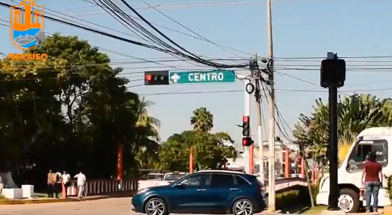 Nuevos semáforos en fase de prueba para convertirlos en semáforos inteligentes en Paraíso.