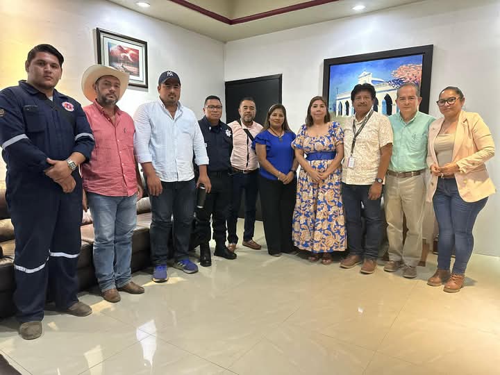 Alcaldesa de Huimanguillo instruye medidas emergentes ante mortandad de ganado.