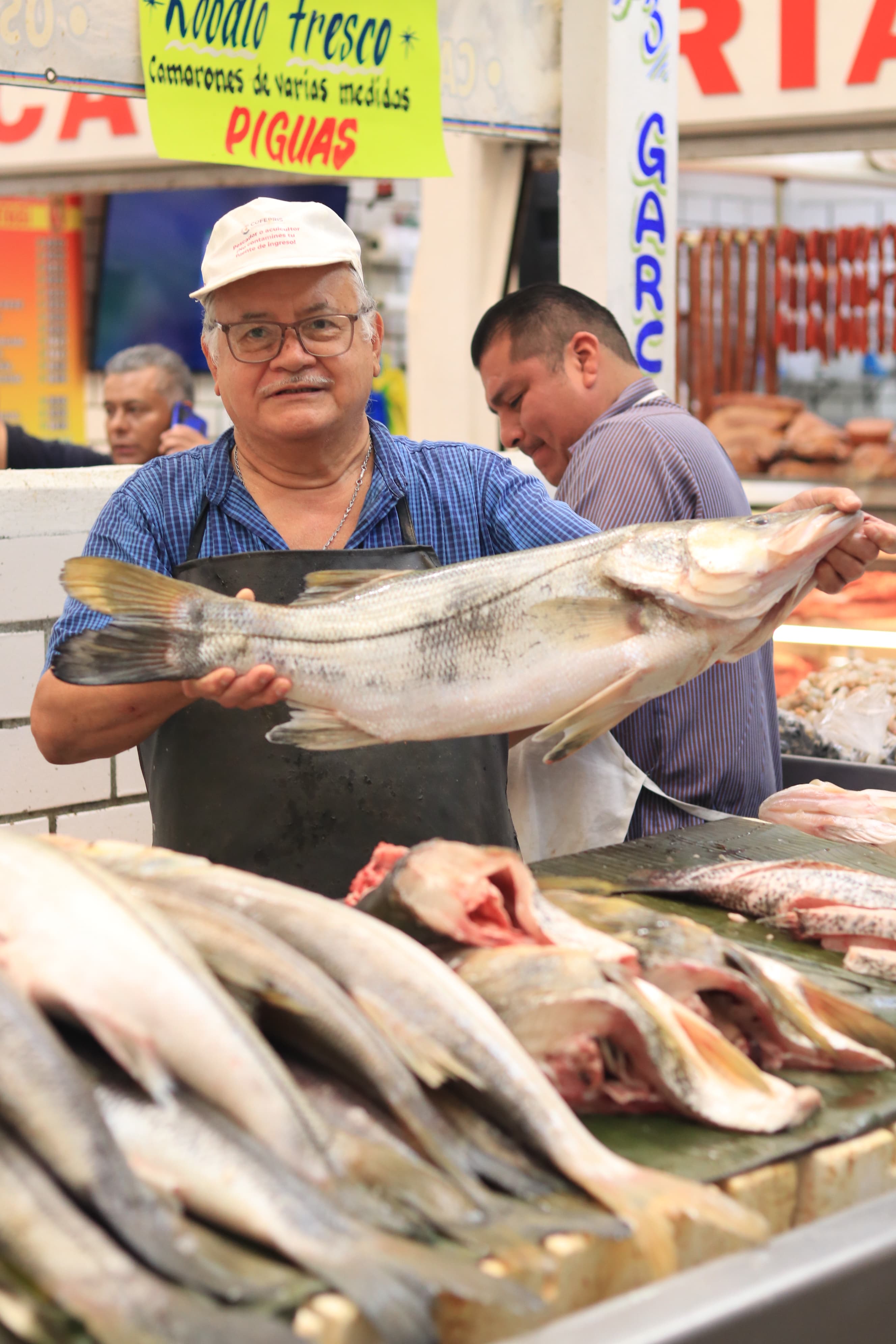 Implementa Salud Operativo de Cuaresma para garantizar productos pesqueros frescos y seguros.