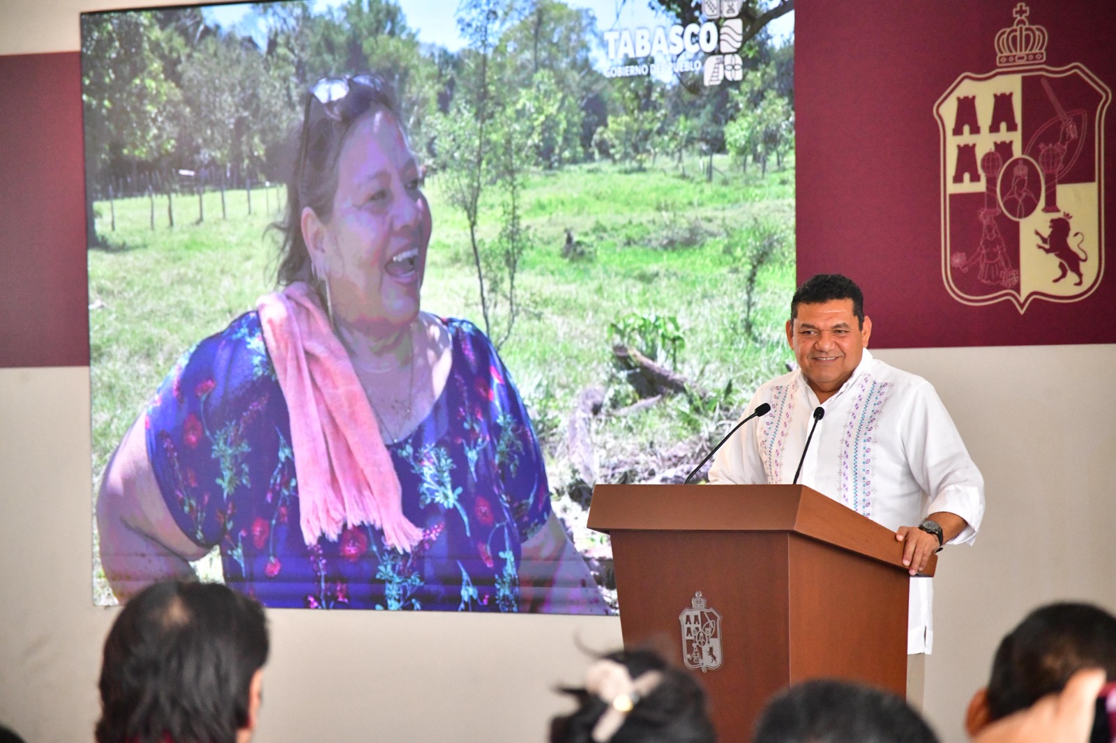 5 mil 700 mujeres y hombres del campo ya reciben los pagos iniciales de Sembrando Vida y Crédito Ganadero a la Palabra, destaca Javier May.