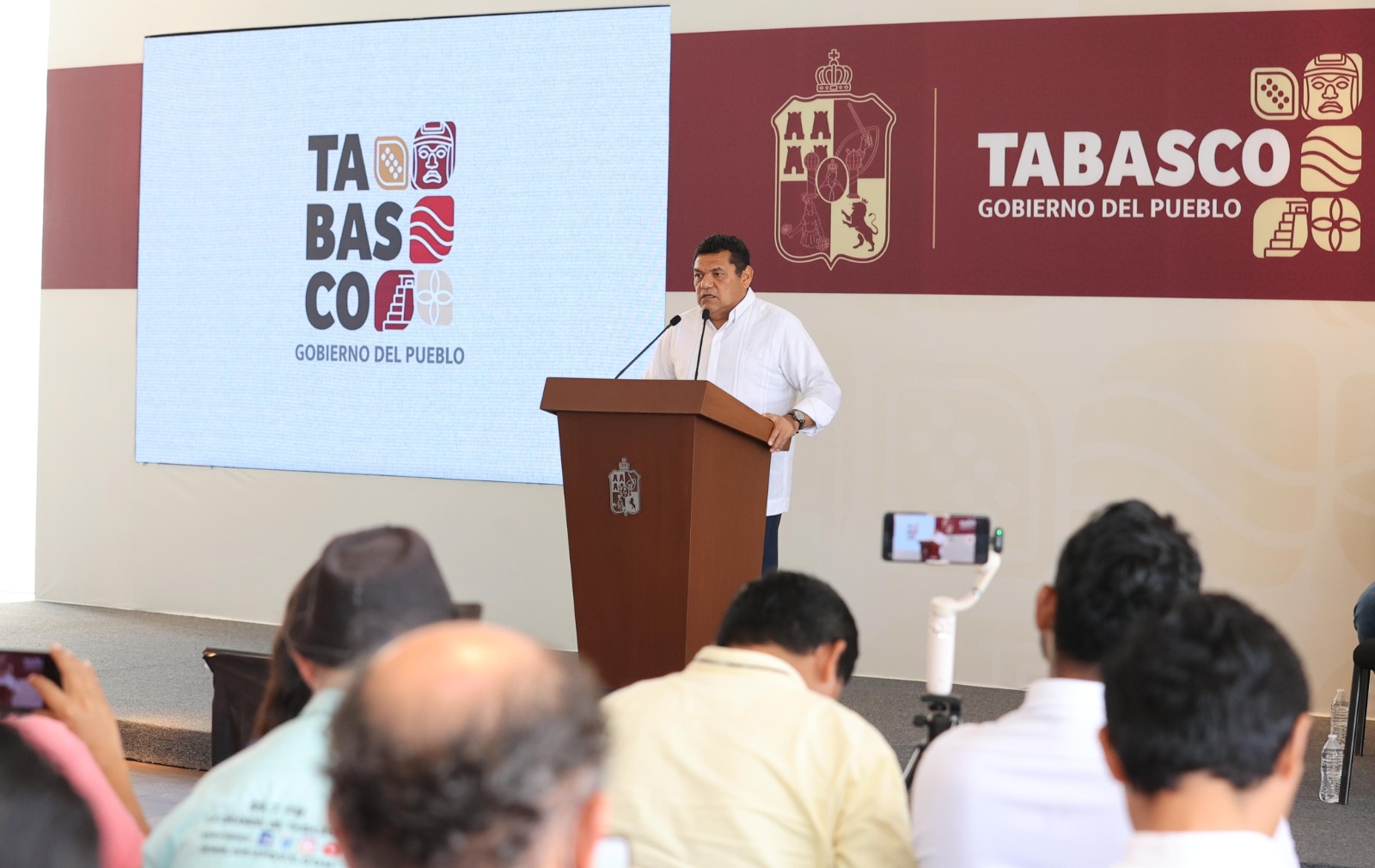 Gestiona Javier May ante Marina desazolve de ríos en Tabasco; reporta avances en proyecto de construcción del Puerto de Frontera y Tren Estación Chontalpa-Dos Bocas.