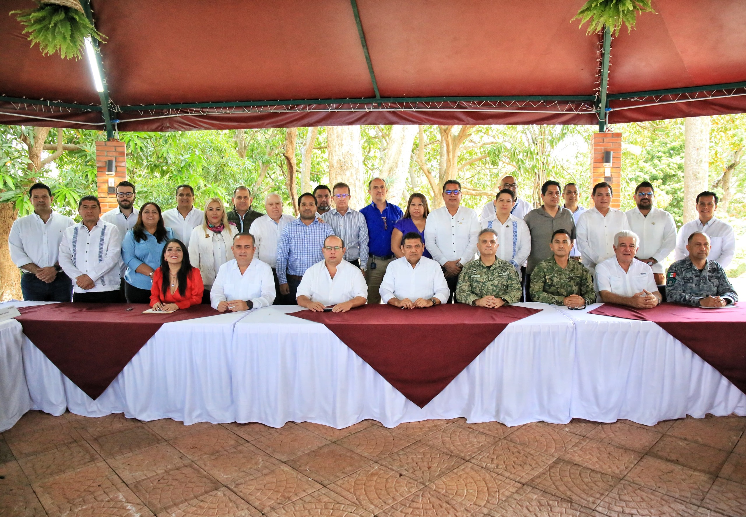 Cierran filas Gobierno del Estado y sector empresarial por la construcción de la paz y el desarrollo de Tabasco.