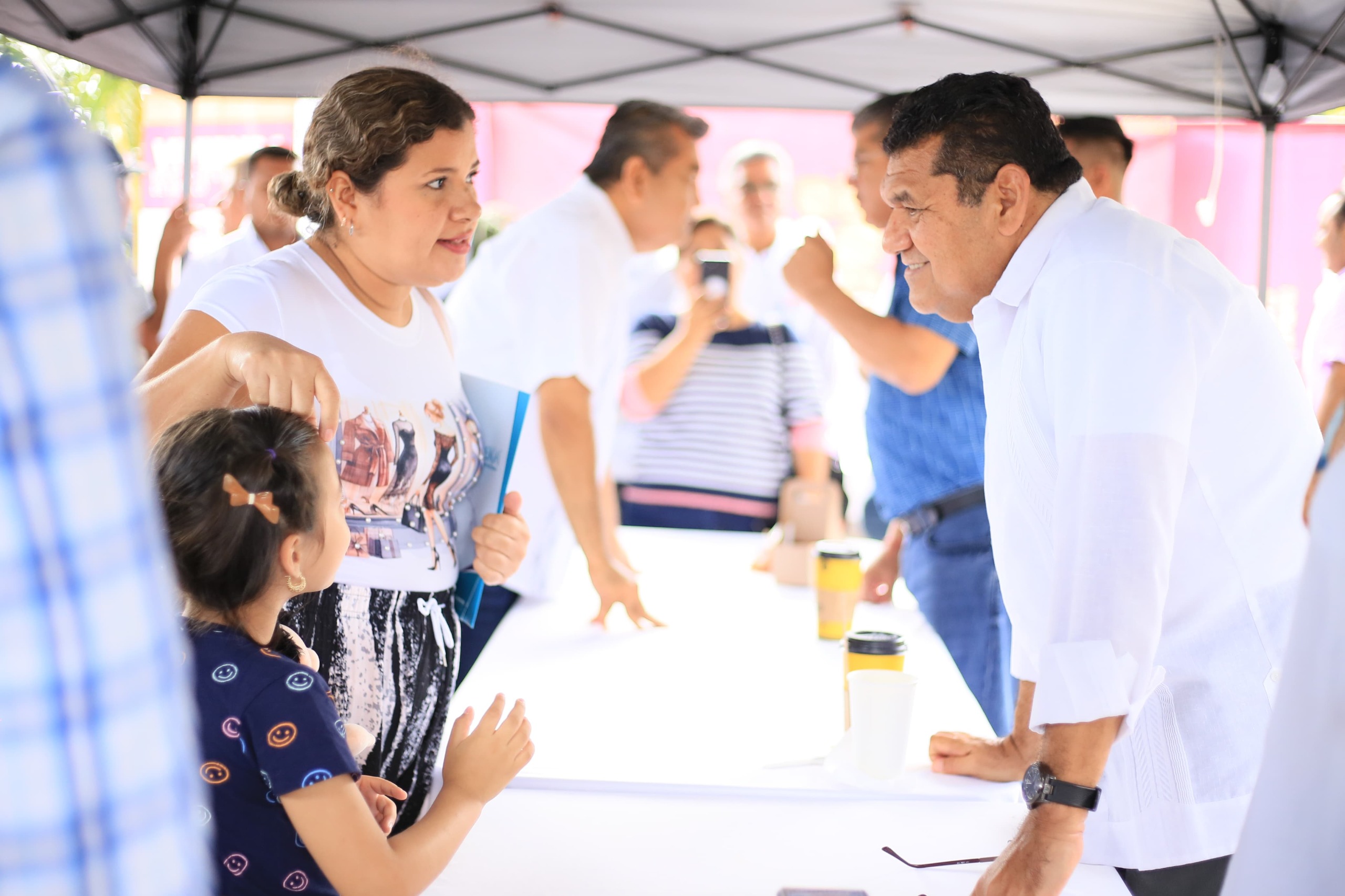 Lleva Javier May bienestar y desarrollo a Paraíso con Jornadas de Atención al Pueblo en Territorio.