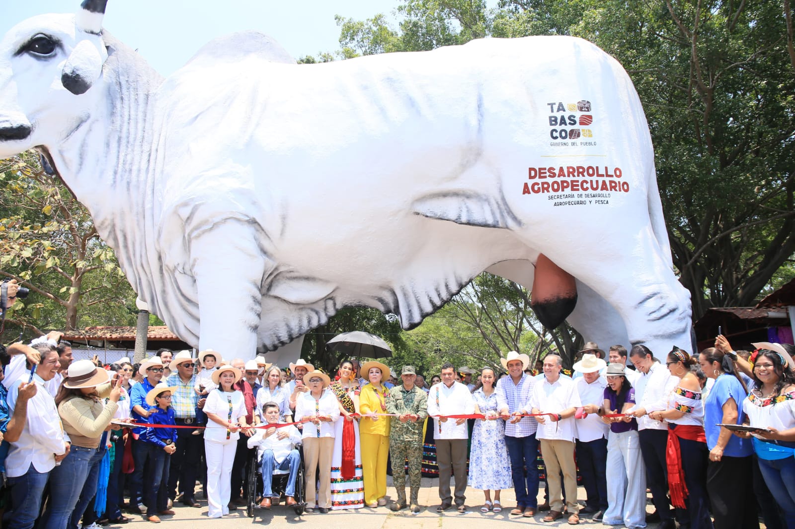 Gobierno del Estado apoya como nunca al campo; exponen productores lo mejor de su producción en la Feria Tabasco 2025.
