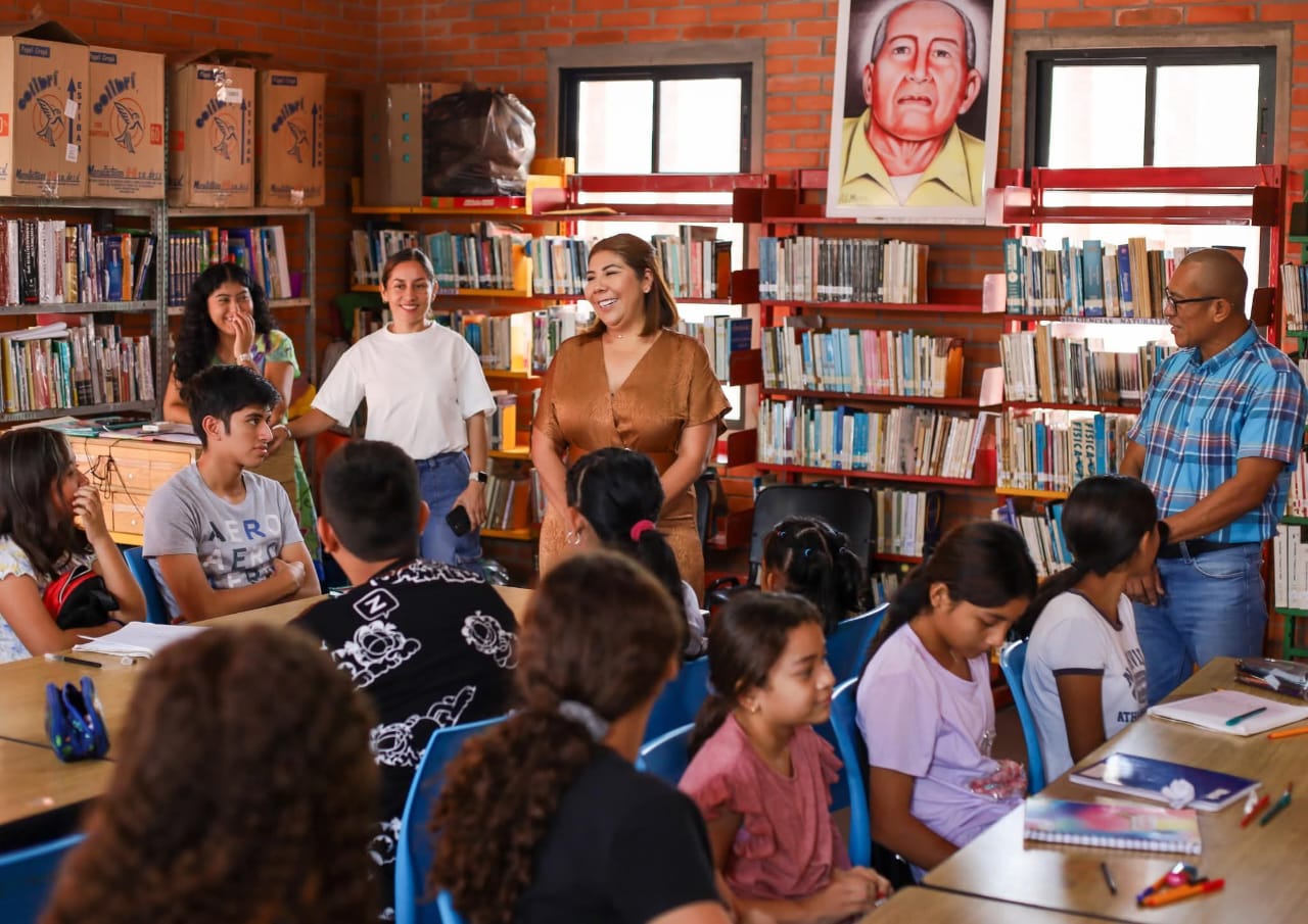 Ayuntamiento de Huimanguillo acerca oportunidades de aprendizaje para fortalecer el desarrollo educativo en niñas, niños y jóvenes.