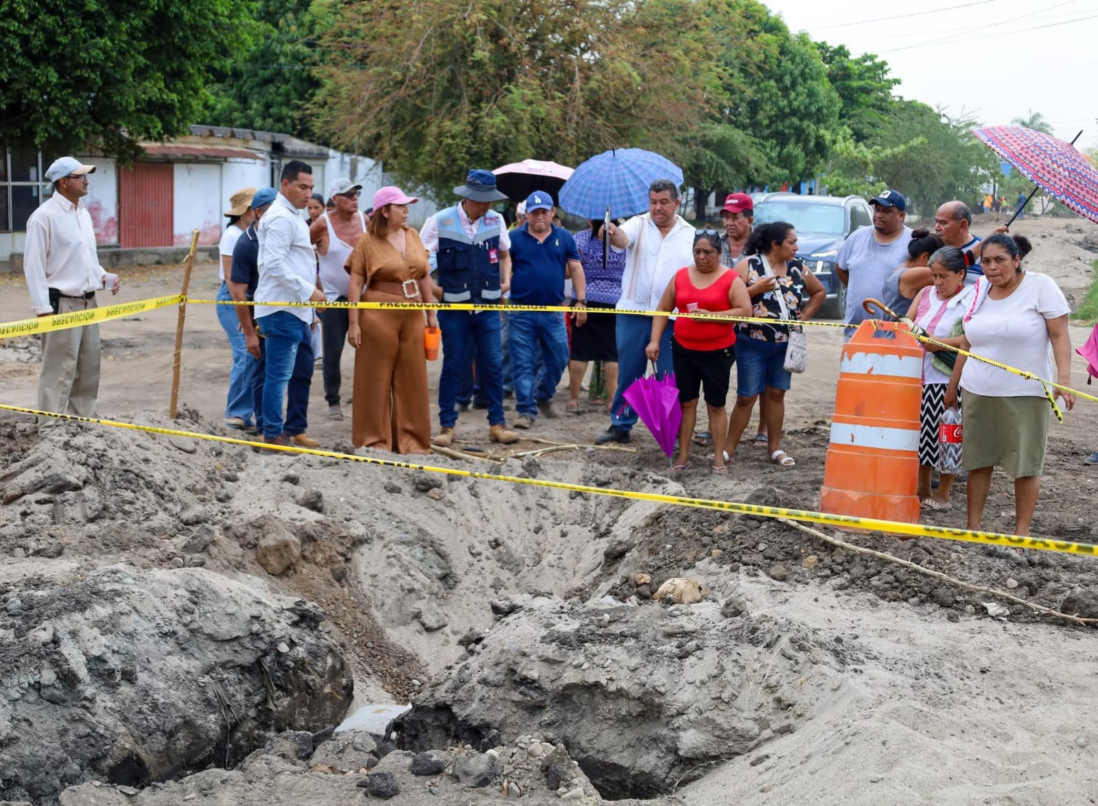 La presidenta municipal Mari Luz Velázquez realiza recorrido de supervisión de obras integrales en Estación Chontalpa.