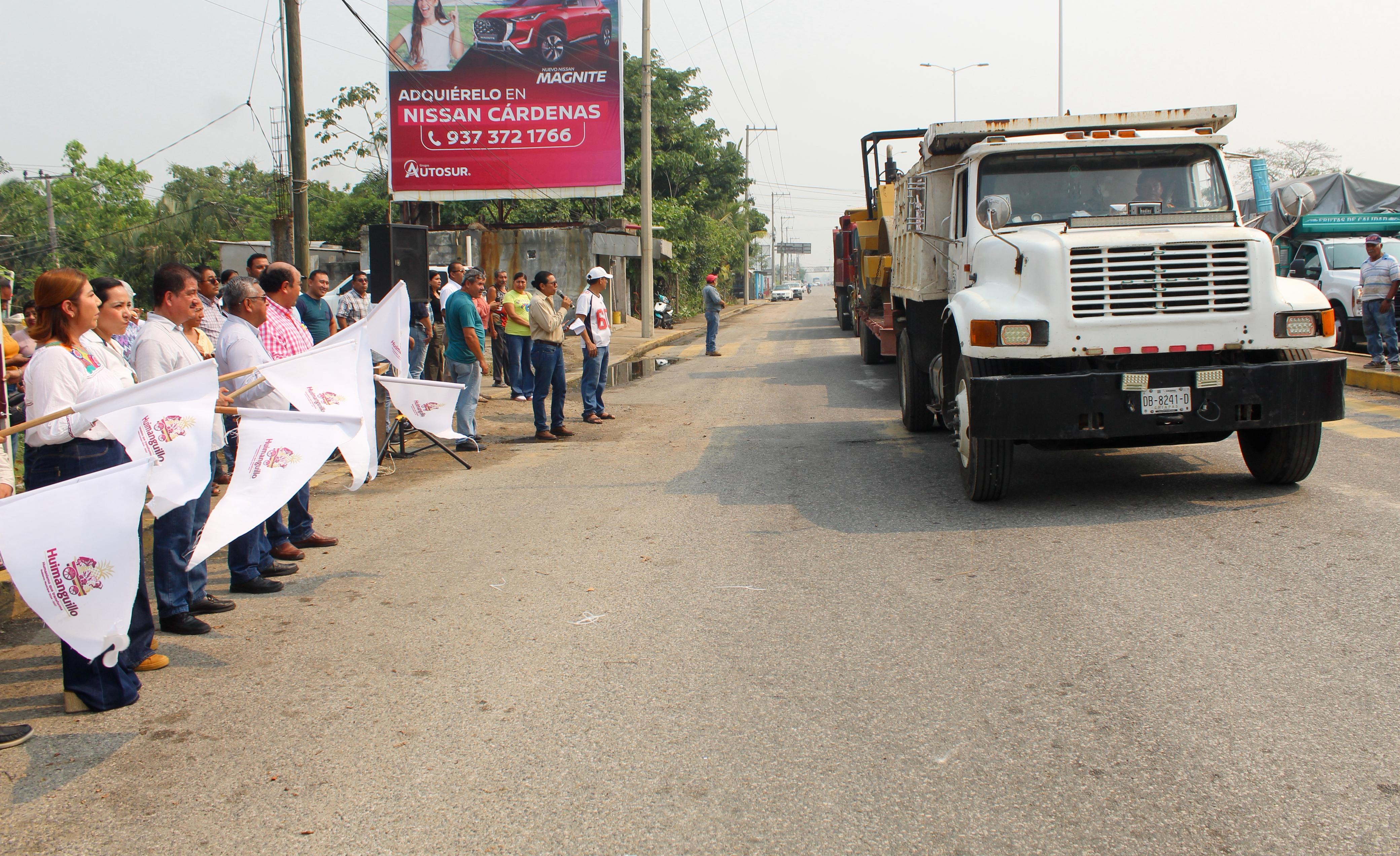 Alcaldesa Mari Luz Velázquez Jiménez da inicio a la Campaña de Rehabilitación de Caminos en zonas marginadas.