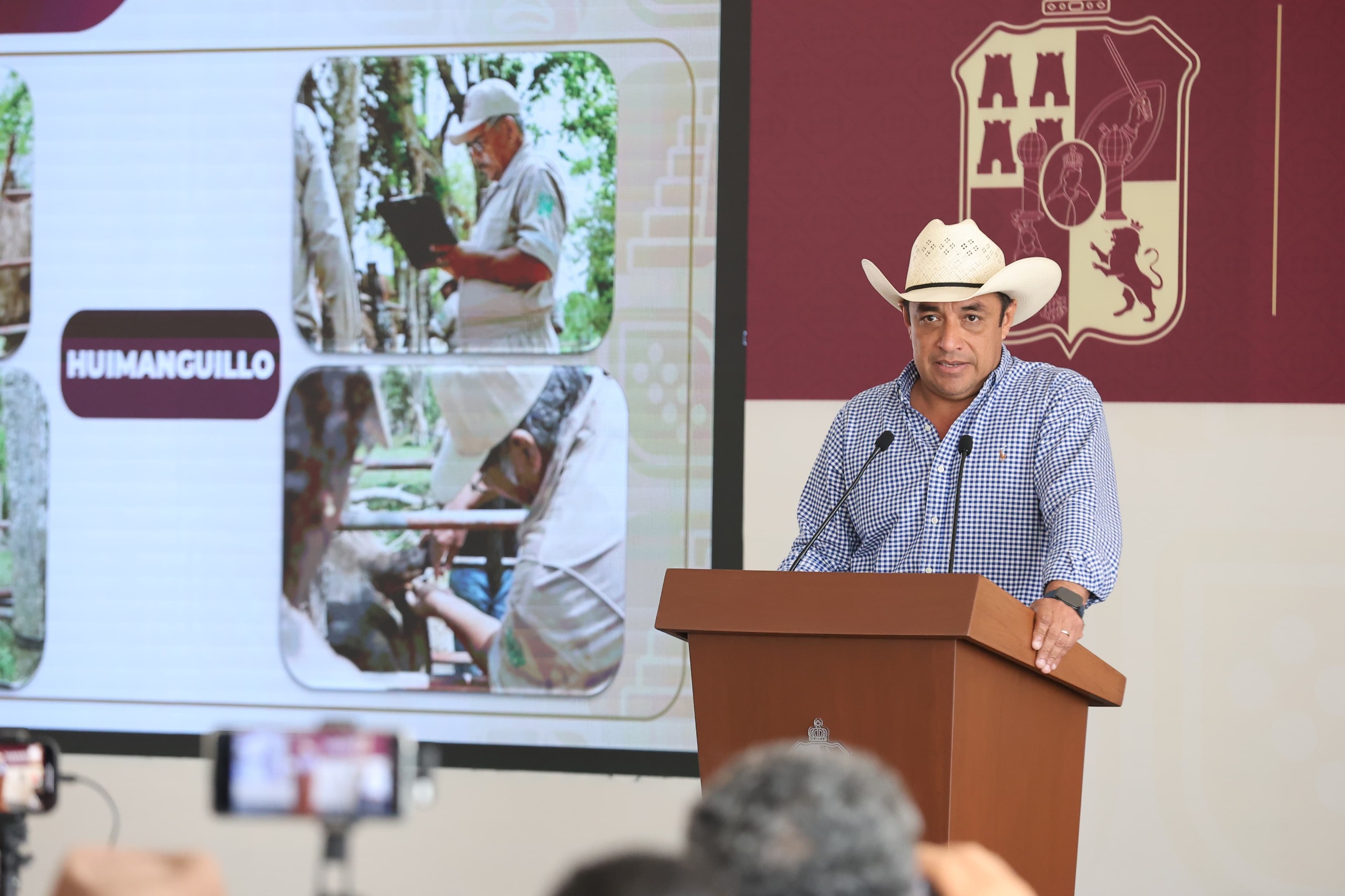 Gusano barrenador del ganado no es transmisible, casos continúan a la baja en Tabasco, destaca Gobierno del Estado.