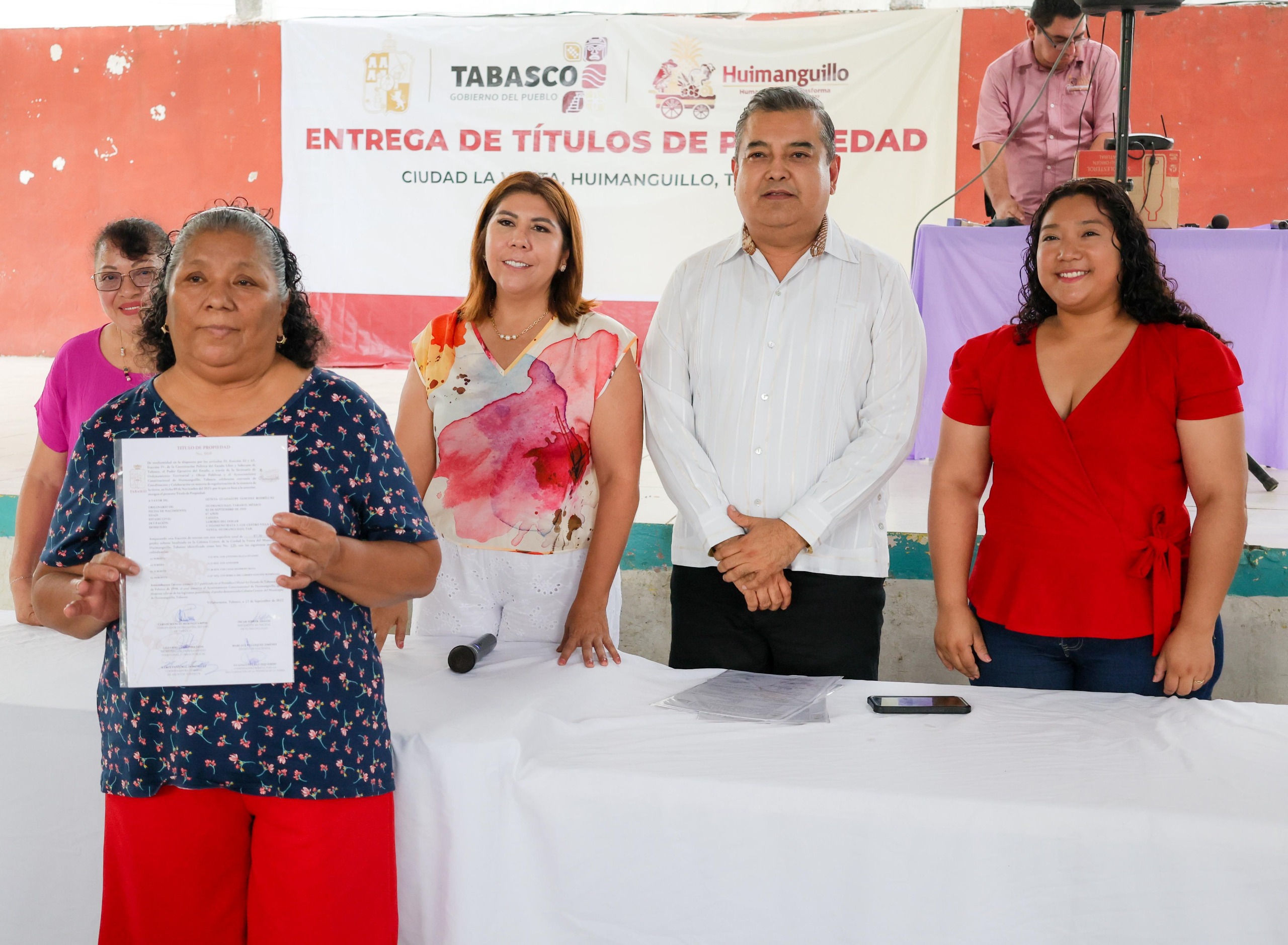 Gobierno del Estado combate asentamientos irregulares en La Venta, Huimanguillo.