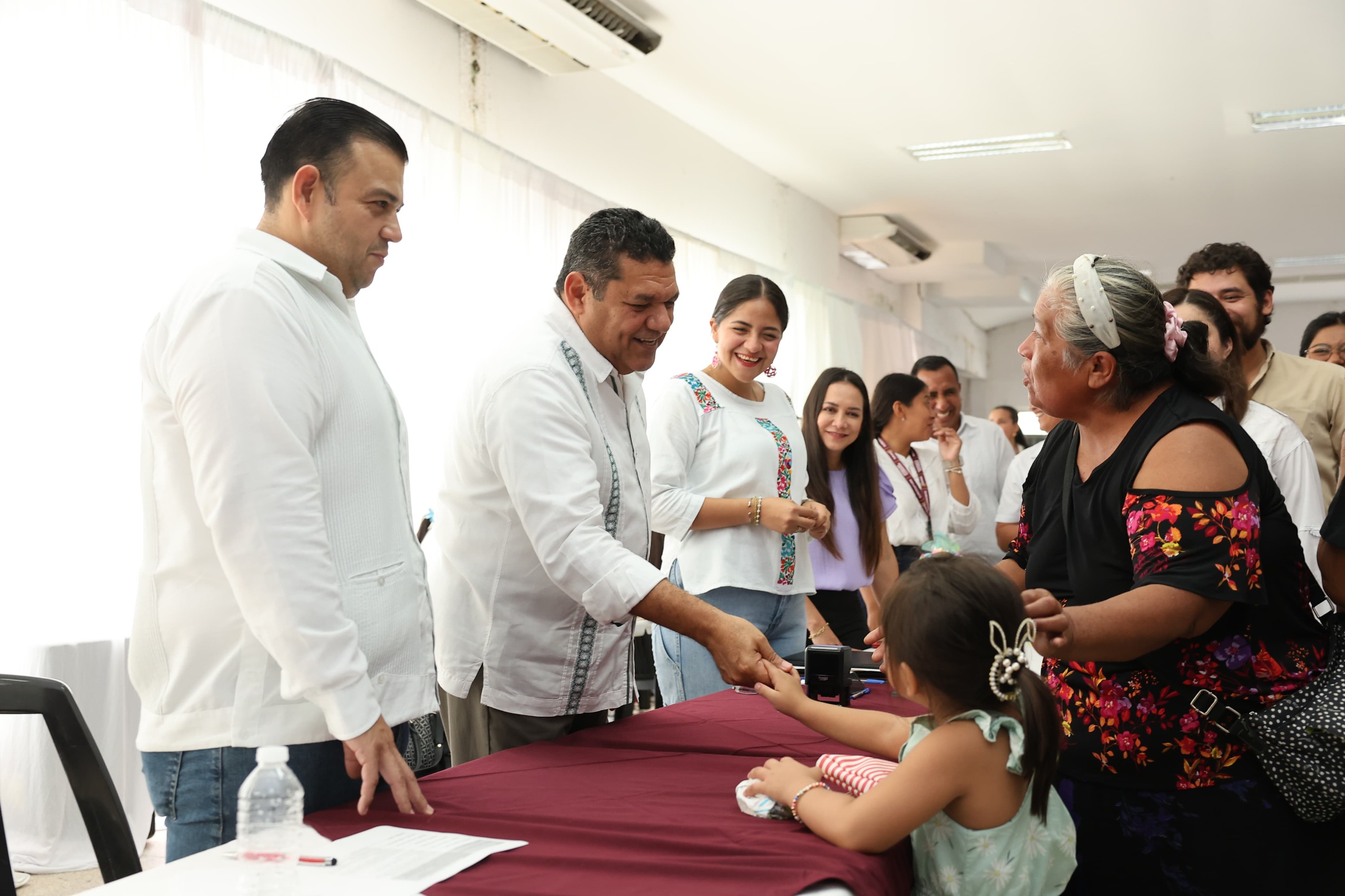 Gobierno del Estado mejora la vida de jalapanecos al acercar servicios e invertir más de 114 millones de pesos en obra pública y social.