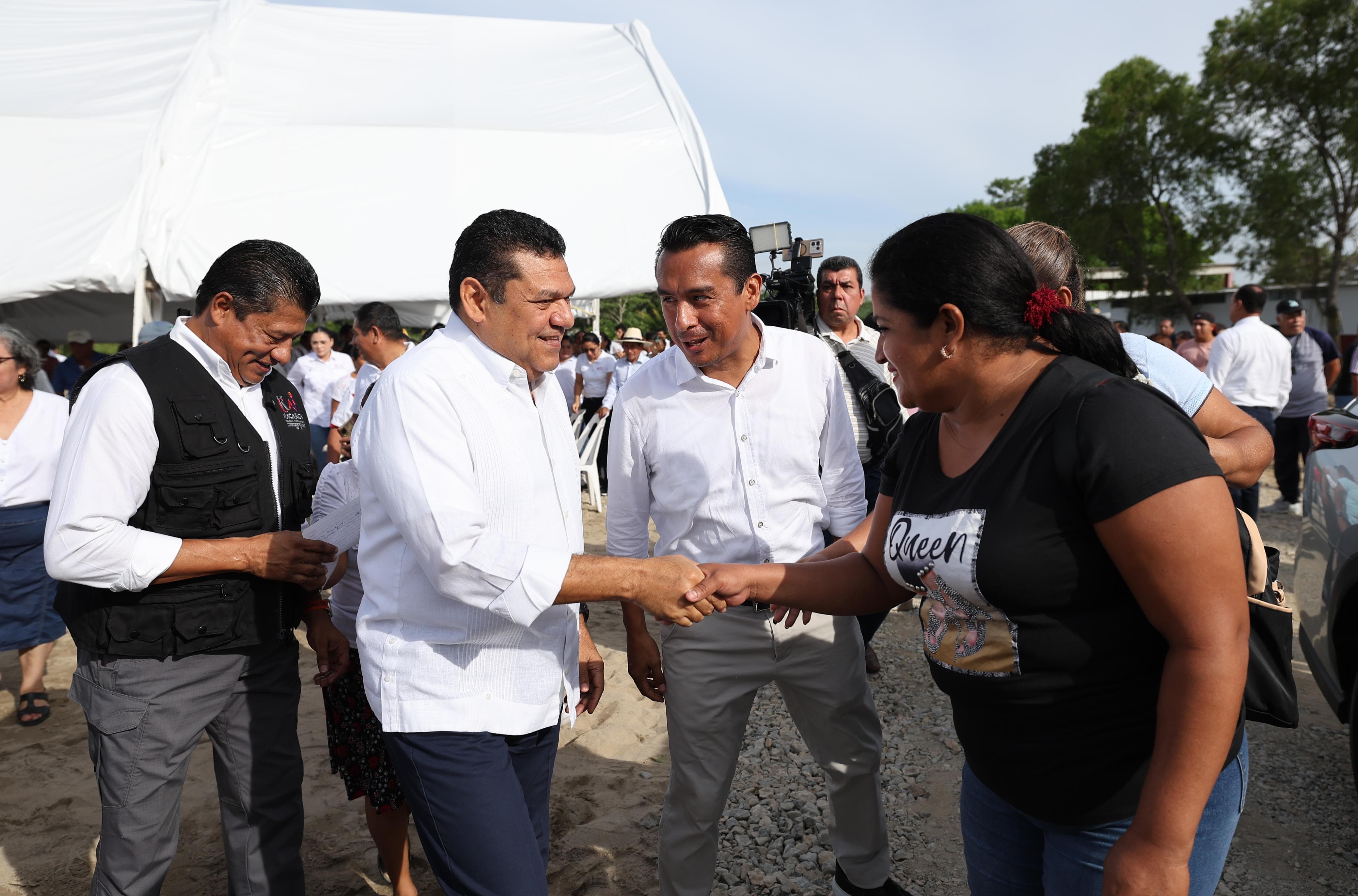 Una fiesta sin cohetones la visita del Gobernador Javier May al predio que albergará subestación eléctrica en Nacajuca.