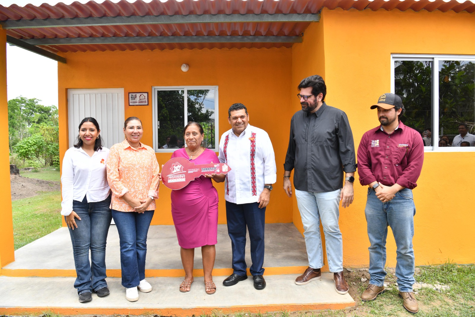 Tabasco hace historia con Programa de Vivienda del Bienestar; Gobierno del Estado entrega 40 casas rurales a jefas de familia de Cunduacán.