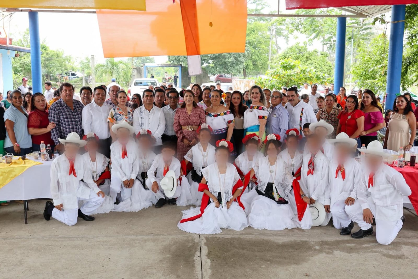 Alcaldesa de Huimanguillo, acude como invitada de honor a la celebración del 25 aniversario de la escuela telesecundaria Carlos Pellicer Cámara.