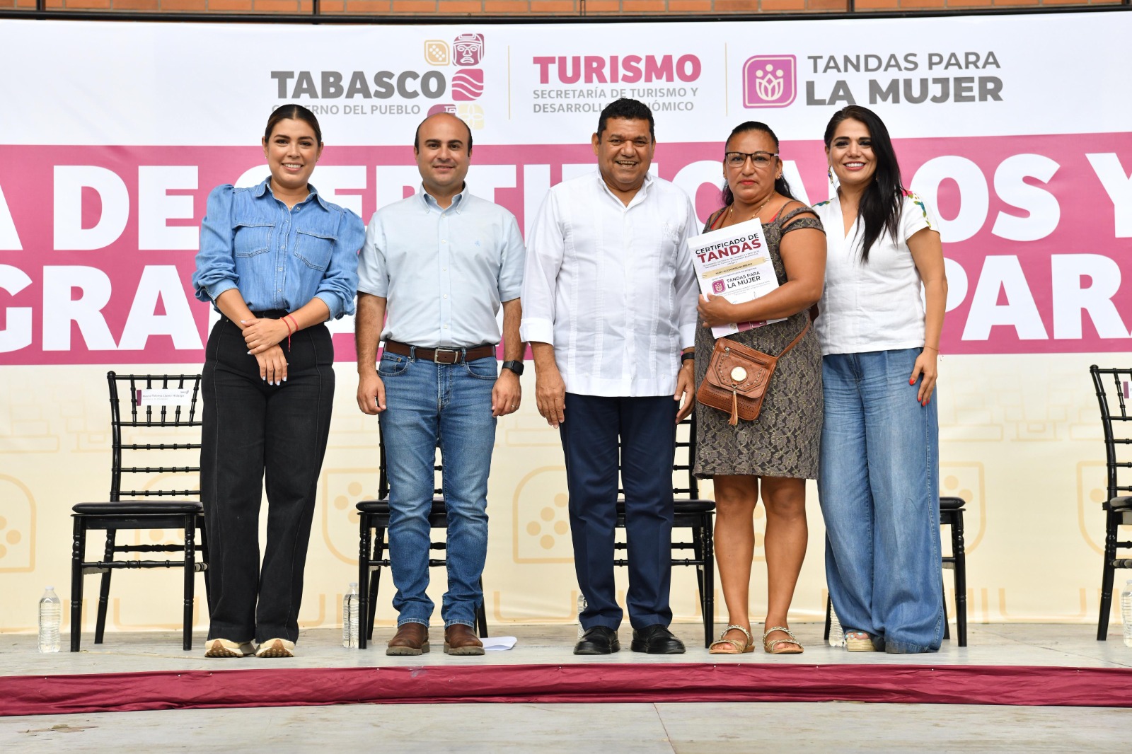«Transformación de Tabasco se consolidará desde el corazón de las tabasqueñas»; resalta Javier May que el próximo año se duplicará la inversión de Tandas para la Mujer.