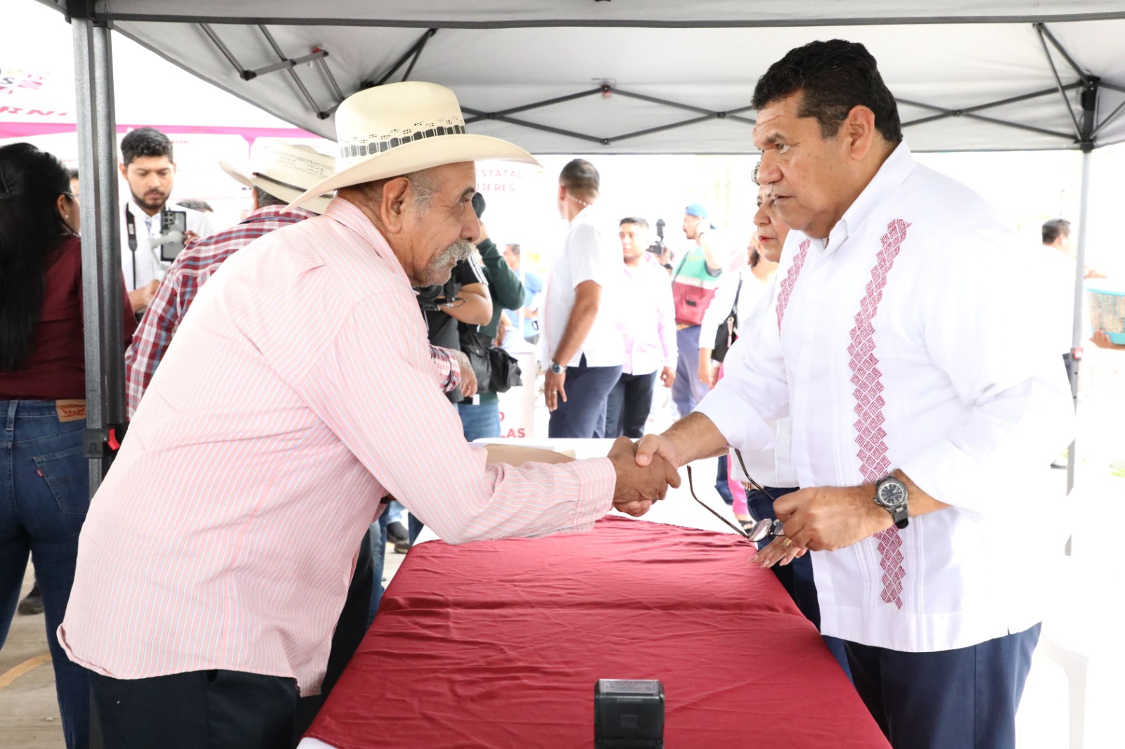 Gobierno del Estado lleva justicia social a Playa Larga en Jonuta, con nueva Jornada de Atención.