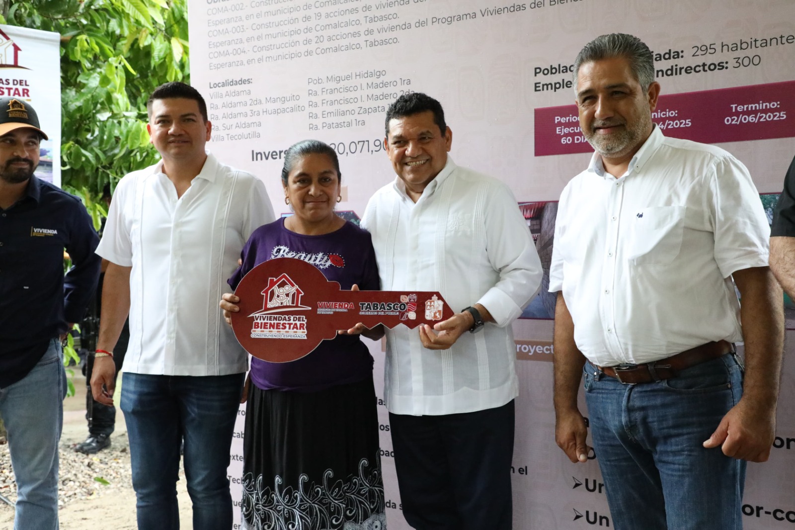 Entrega Javier May 59 Viviendas del Bienestar y proporciona hogares dignos a familias de Comalcalco.