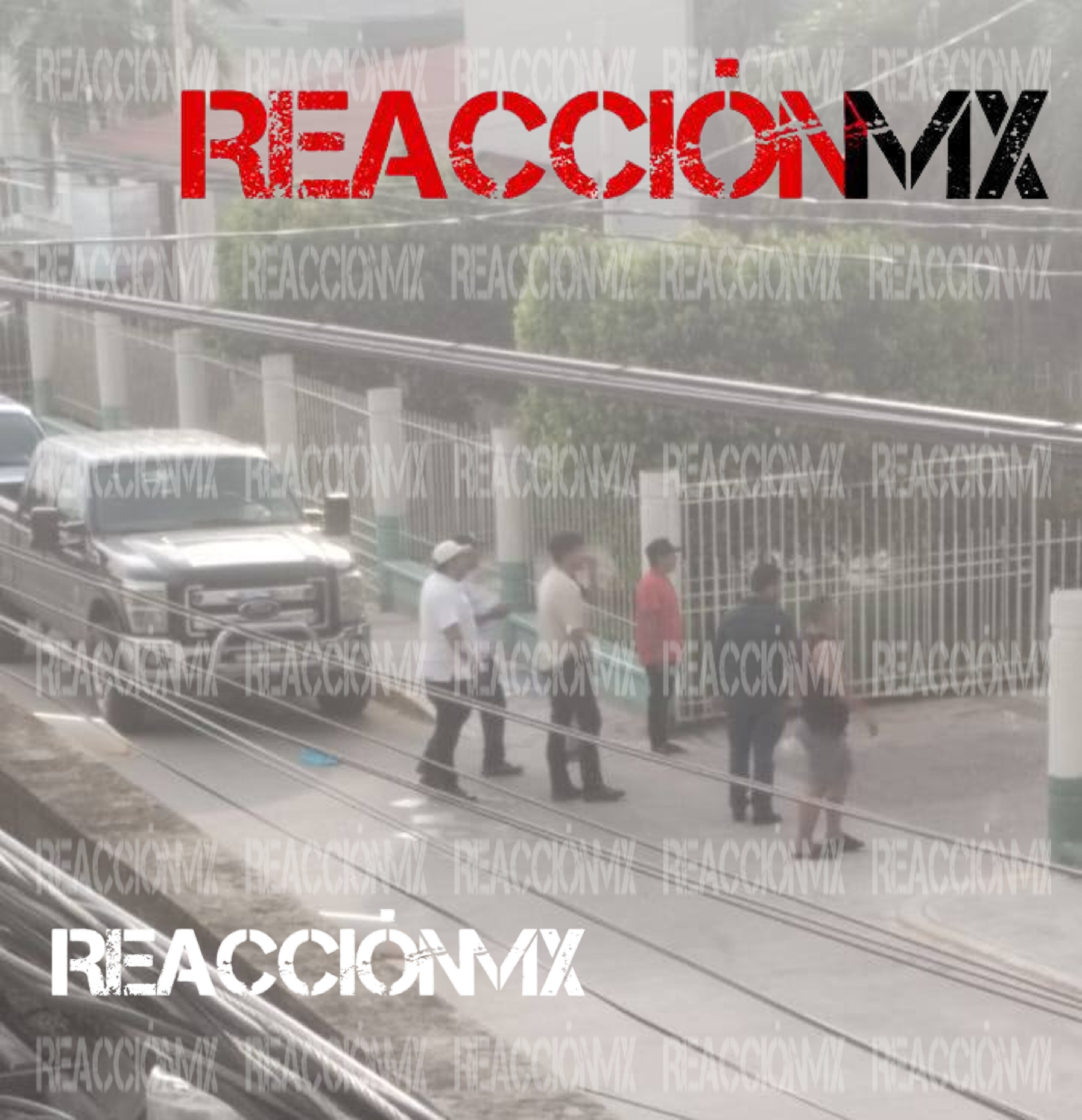 Atacan a balazos a hijo de exalcalde de Tenosique y a dos personas más en una vulcanizadora.