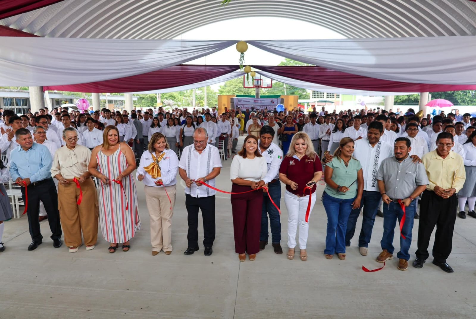 ALCALDESA DE HUIMANGUILLO INAUGURA DOMO Y CANCHA DE USOS MÚLTIPLES EN COBATAB PLANTEL 15 DE CIUDAD LA VENTA.