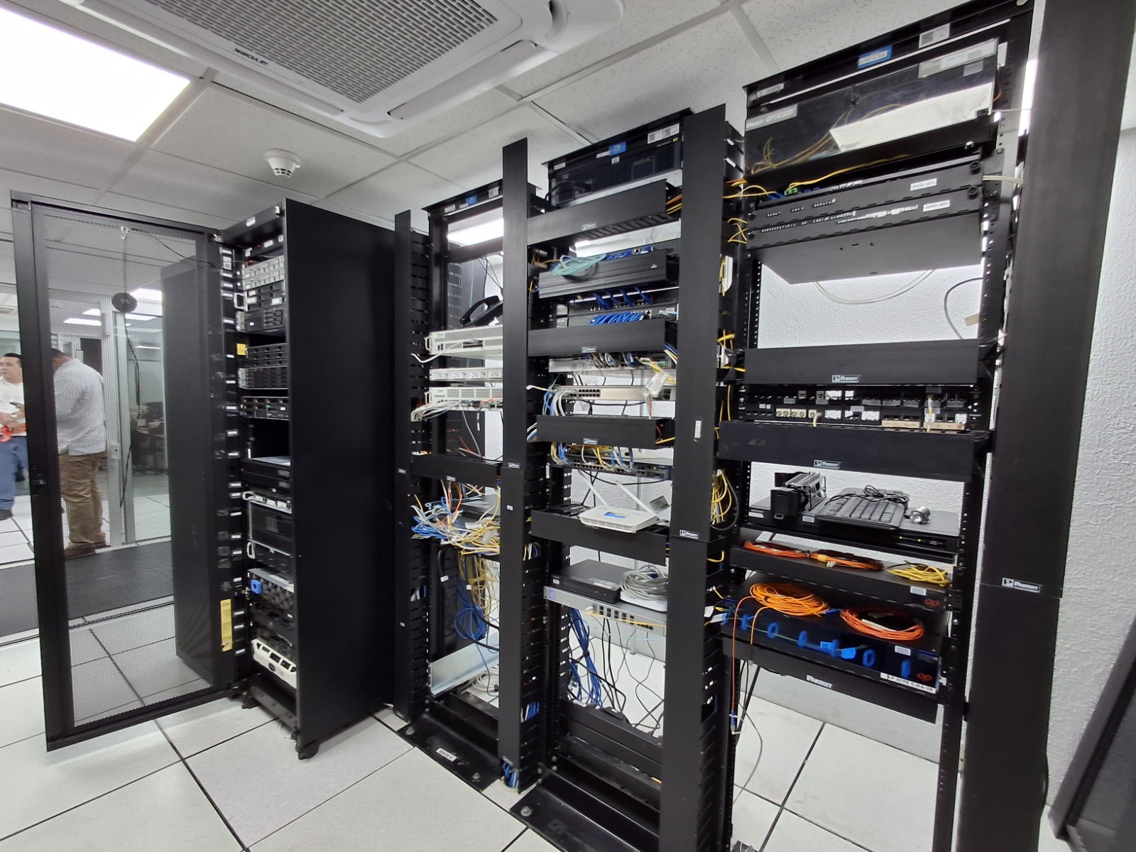 Impulsa Gobierno del Estado la transformación digital con la renovación del Centro de Administración de Servidores, Redes y Telecomunicaciones.