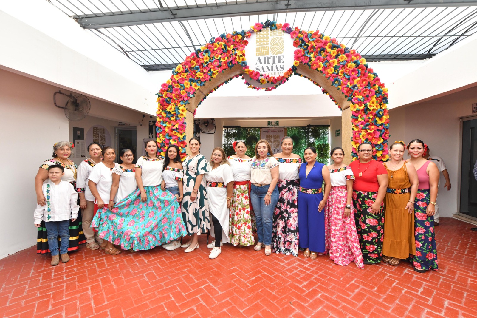 Abre Gobierno del Estado sexta tienda de artesanías del IFAT para apoyar la comercialización de productos elaborados por manos tabasqueñas.