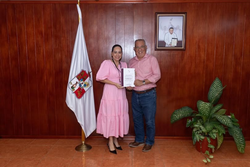 Otorgan nombramiento a nuevo director del COBATAB.