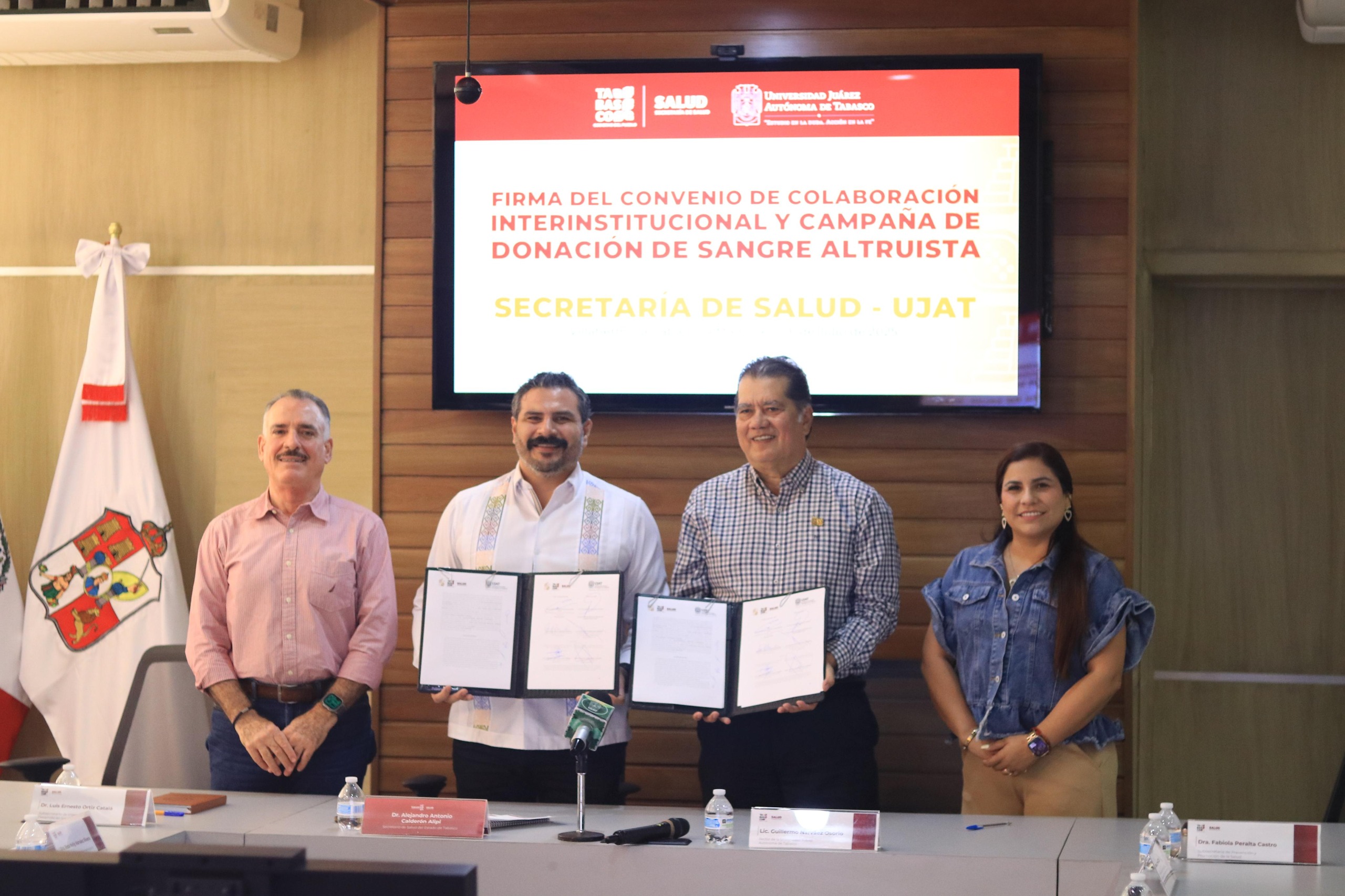 Firman Secretaría de Salud y UJAT convenio de colaboración para fortalecer las campañas de donación de sangre altruista.