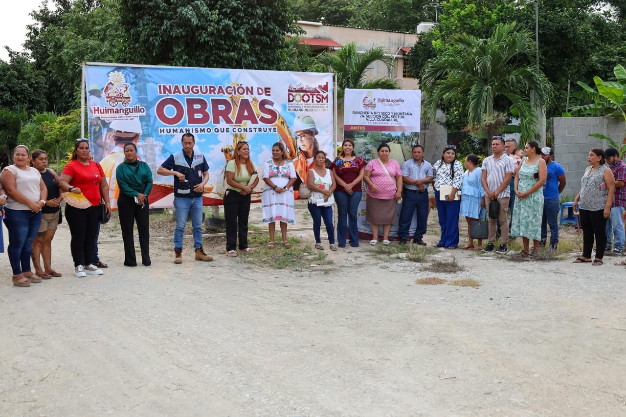 La presidenta municipal Mari Luz Velázquez, inaugura los trabajos de rehabilitación en diversas calles de la ranchería Río Seco y Montaña 2ª Sección, sector Villa Guadalupe, Huimanguillo.