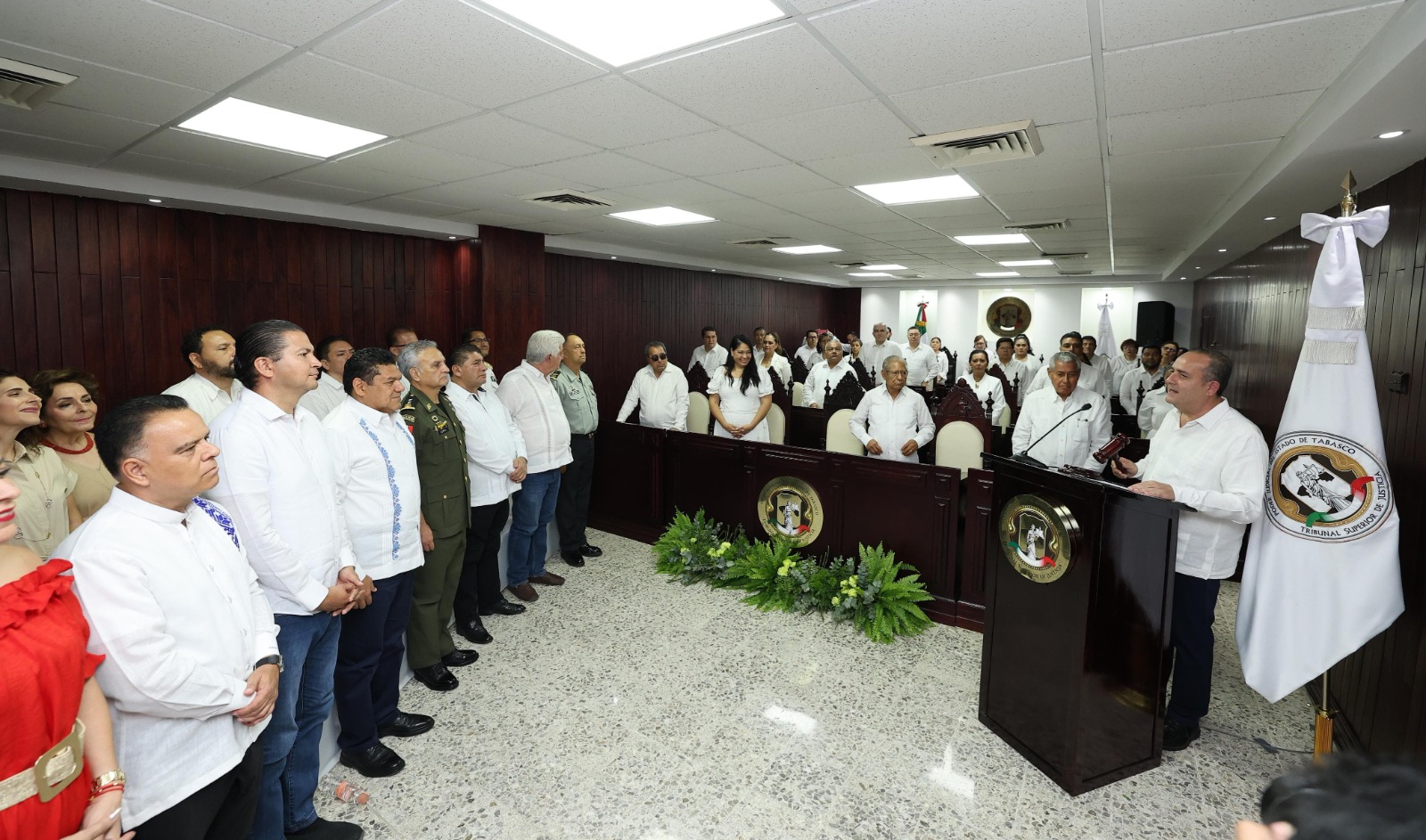 Asiste Gobernador Javier May al Informe del Primer Periodo de Labores 2025 del Tribunal Superior de Justicia.