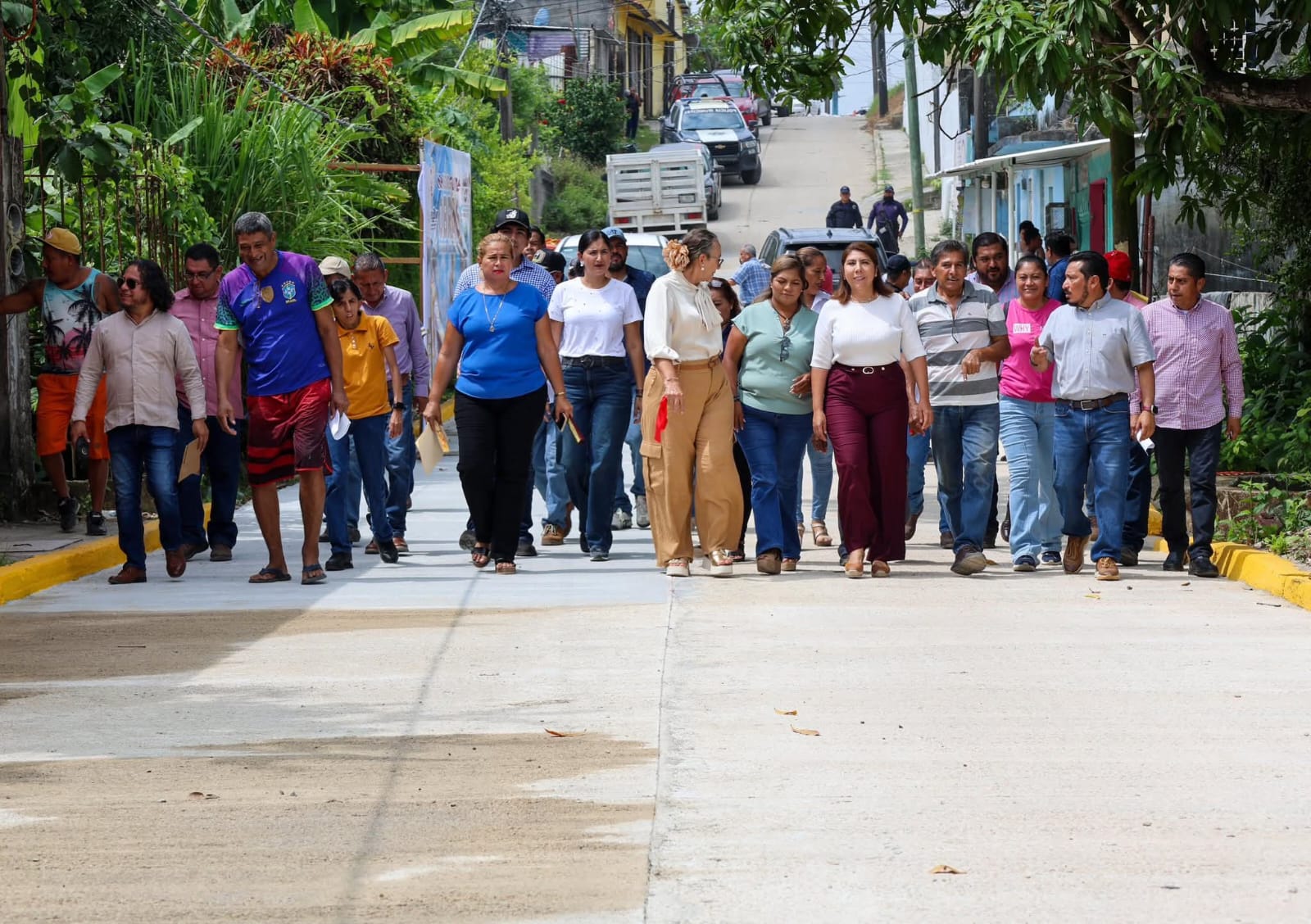 Mari Luz Velázquez Jiménez inaugura obras de rehabilitación de la red de drenaje sanitario y la construcción de pavimento a base de concreto hidráulico en la Villa Ciudad La Venta.