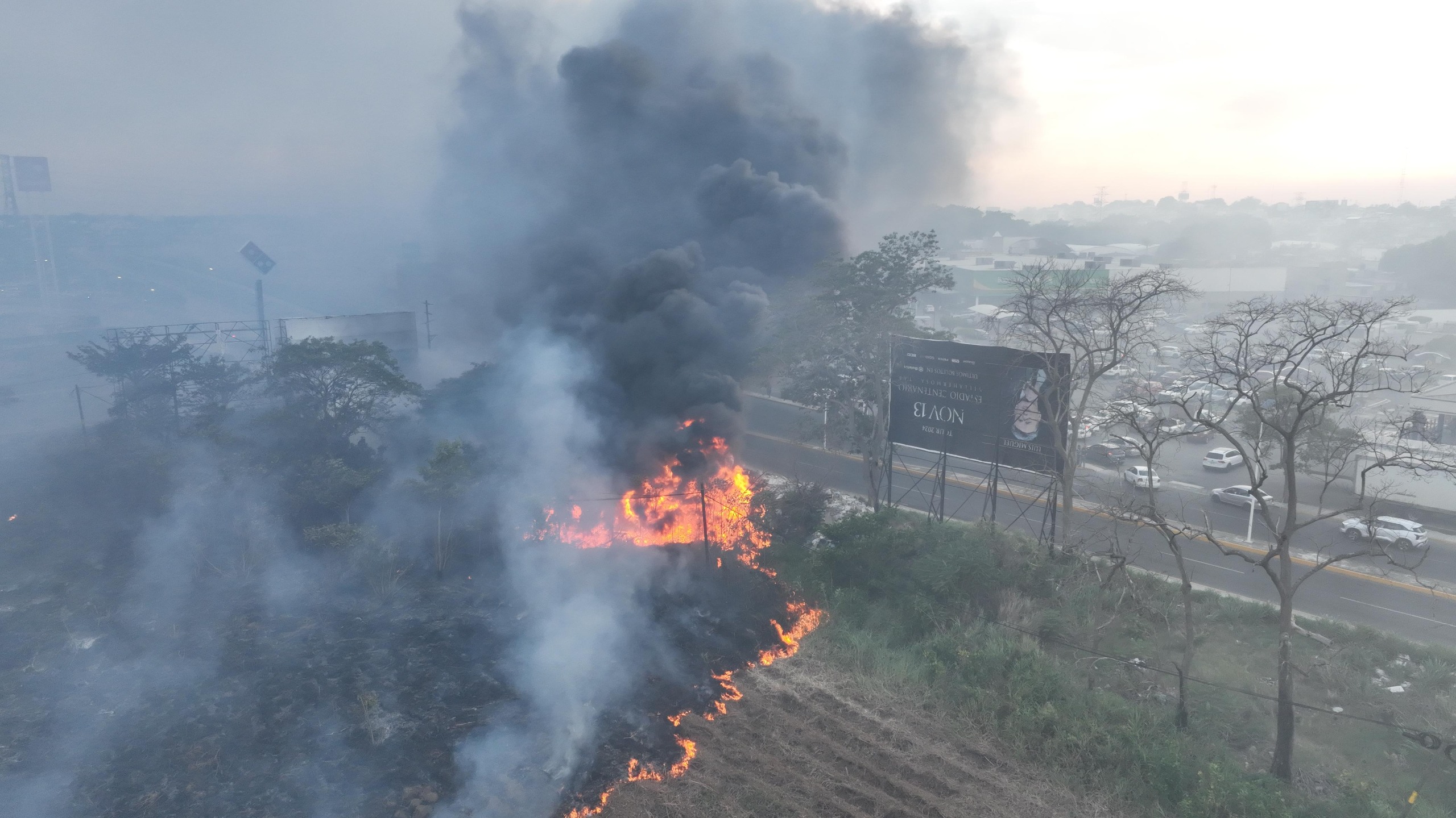 Protección Civil sofoca incendio de magnitud generado en la zona de Guayabal.
