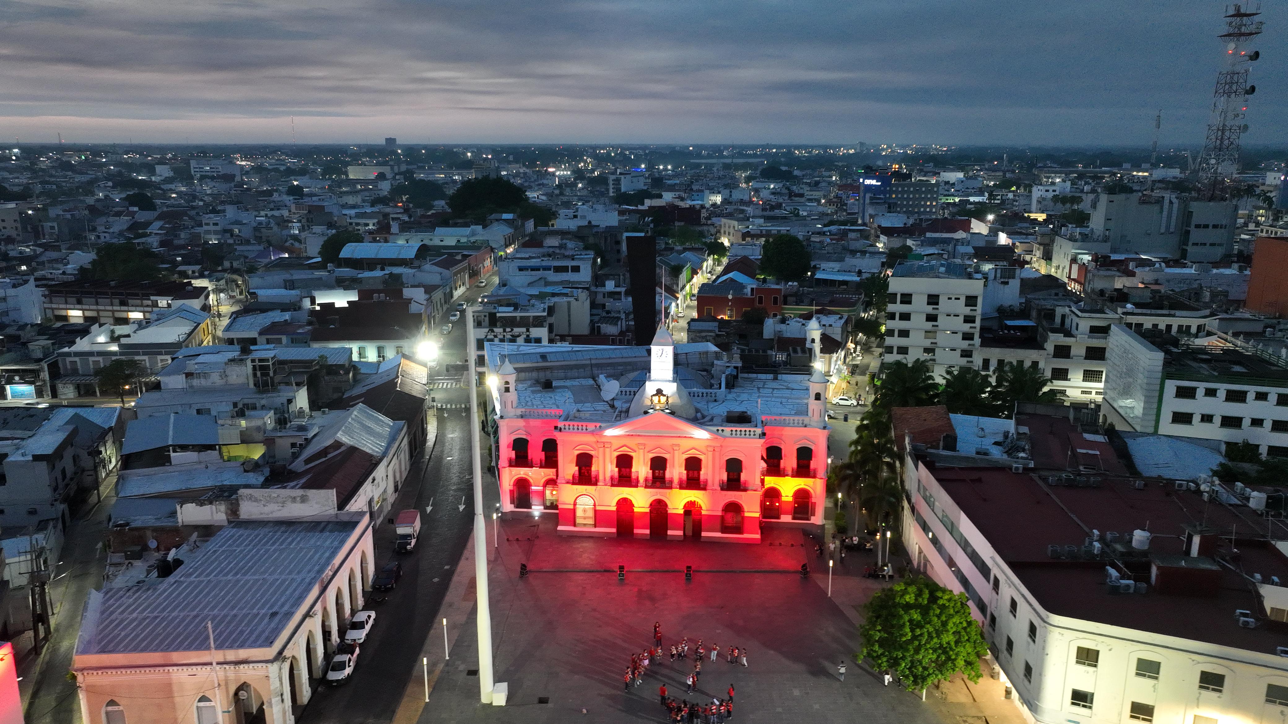 Celebra asociación internacional la Semana Global de Inclusión; Palacio de Gobierno se ilumina de rojo.