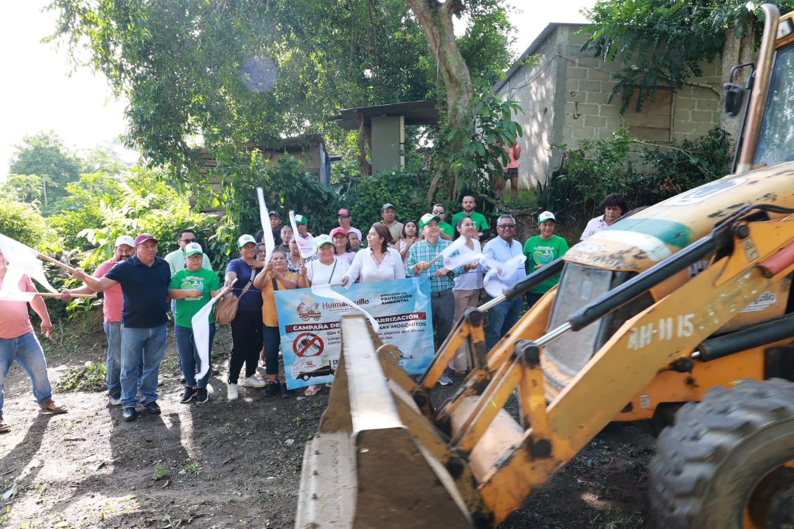 Alcaldesa de Huimanguillo encabeza el inicio de los trabajos de limpieza y descacharrización en la Laguna de los Limones, como parte de las acciones preventivas contra enfermedades transmitidas por vector.