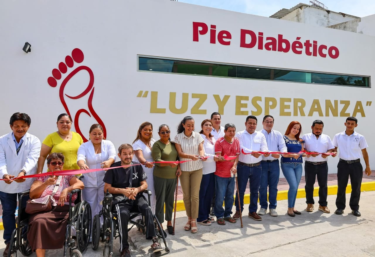 Con el respaldo del DIF Tabasco, alcaldesa Mari Luz Velázquez inaugura Centro de Atención para el Pie Diabético en Huimanguillo.