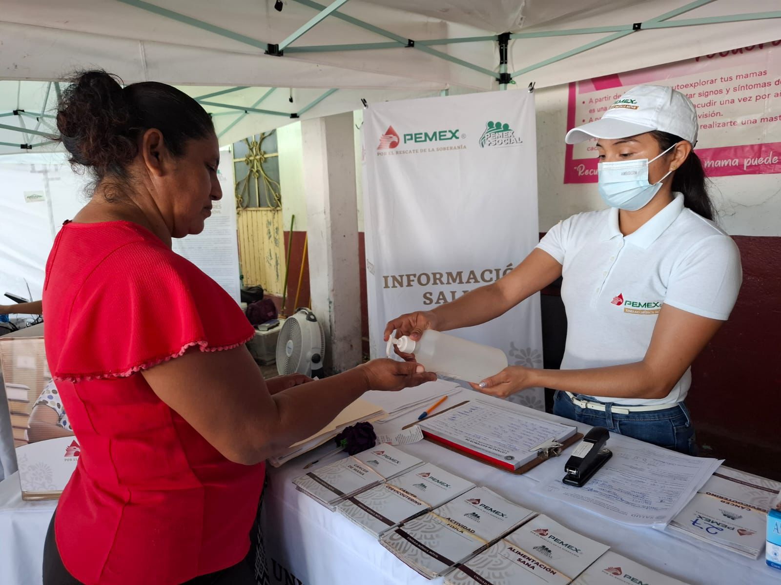 Ofrece Pemex estudios de mastografía gratuitos a mujeres de Jalpa de Méndez y Cunduacán.