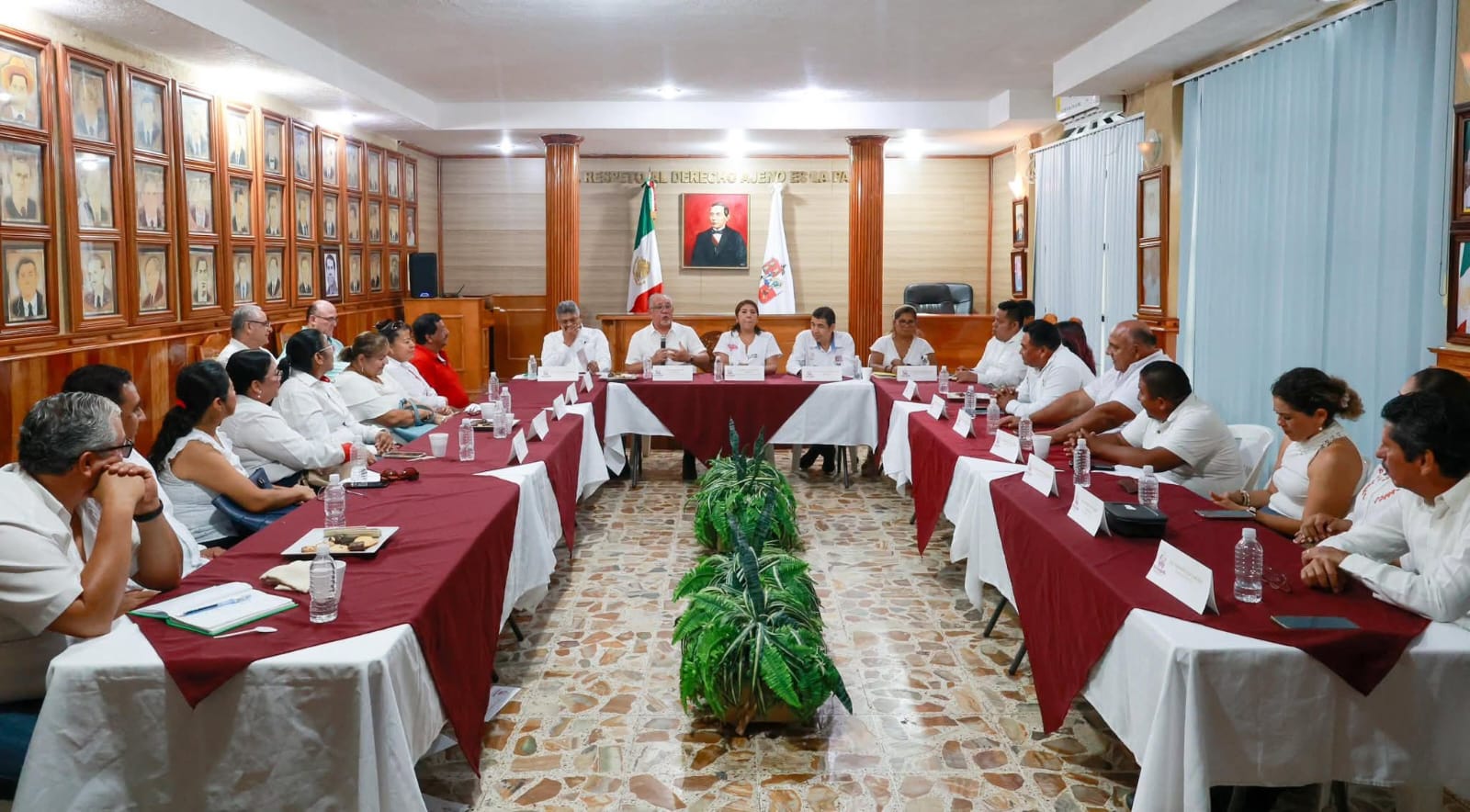 Alcaldesa de Huimanguillo encabeza reunión con autoridades del Colegio de Bachilleres de Tabasco.