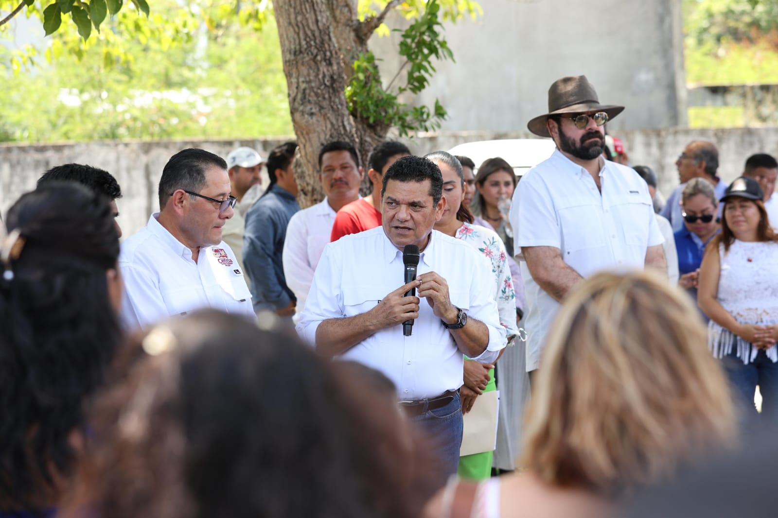 Ejidatarios de La Victoria agregan la entrega de nuevas calles pavimentadas con asfalto a sus sucesos históricos. La última obra pública que recibieron fue hace más de cinco años.