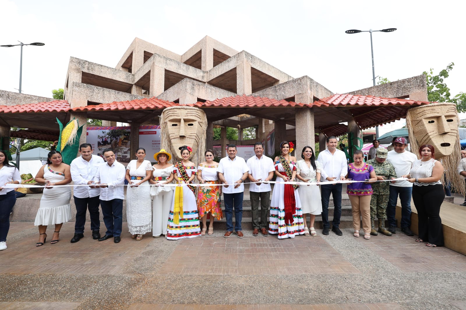 Inaugura Javier May Feria Nacajuca 2025 «Lo Nuestro»; es un espacio para mostrar nuestras raíces de la cultura Yokot’an, afirmó.